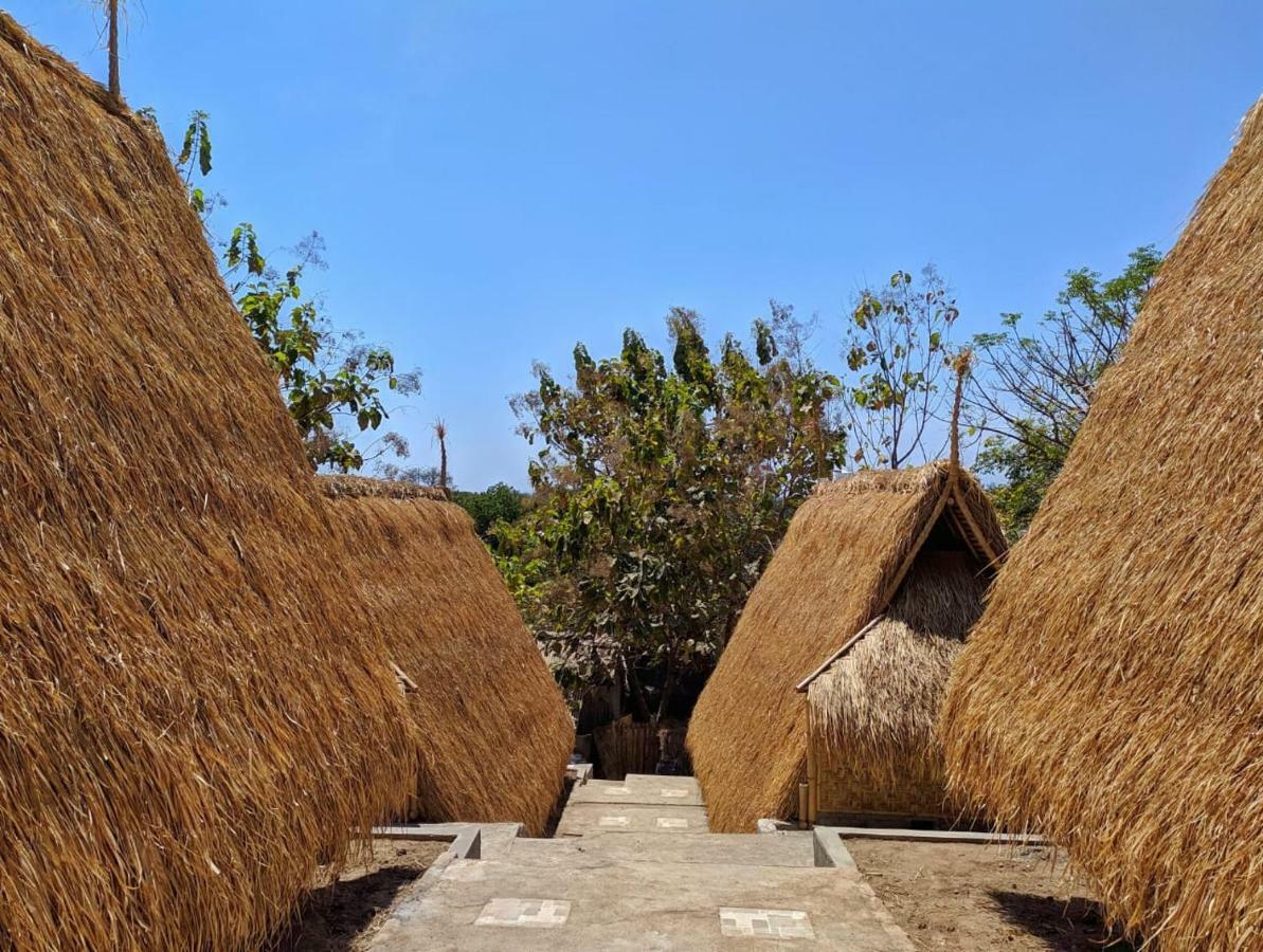Gili Hills Hotel กีลีตราวางัน ภายนอก รูปภาพ